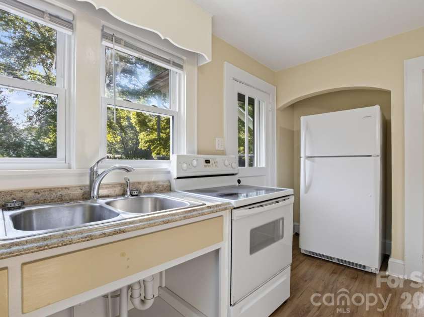219 Old US 19 23 Highway, Candler, NC 28715.  MLS# CAR4421674, YatesRealty ID 49921. Kitchen