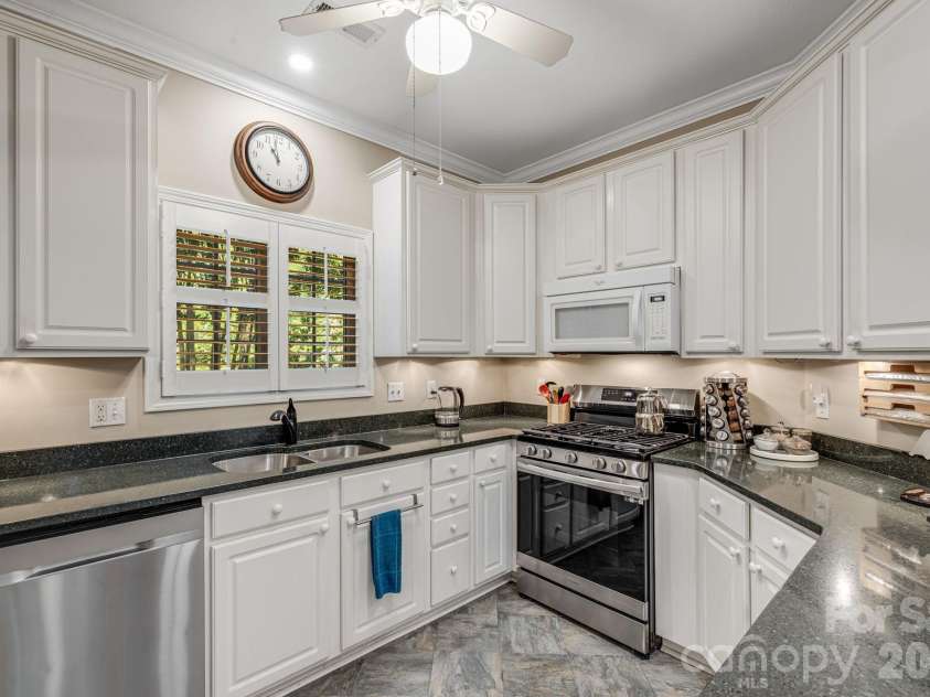 212 Carriage Springs Way, Hendersonville, NC 28791.  MLS# CAR4420645, YatesRealty ID 49923. 