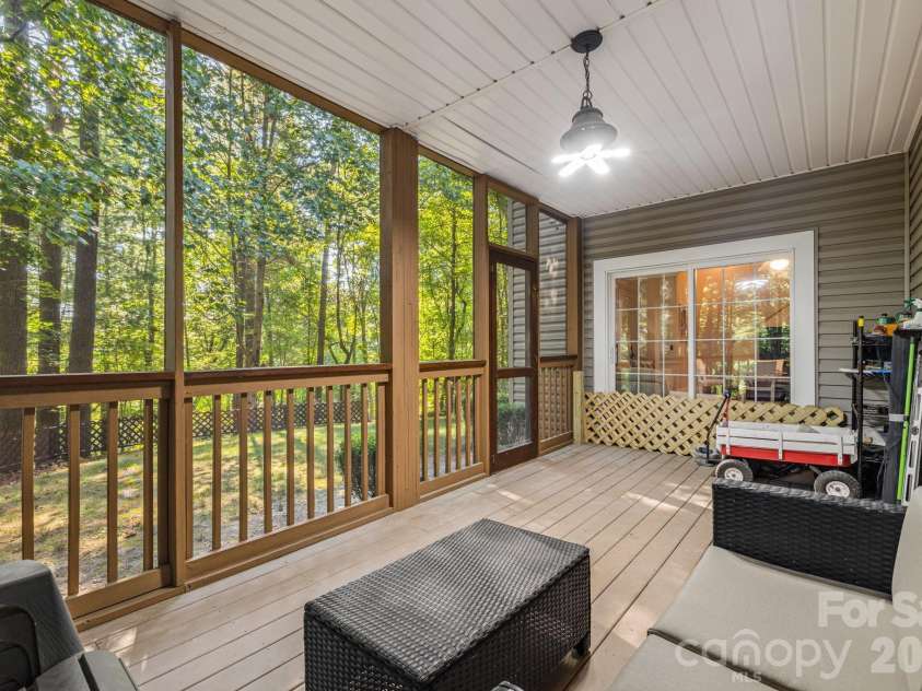 212 Carriage Springs Way, Hendersonville, NC 28791.  MLS# CAR4420645, YatesRealty ID 49923. 