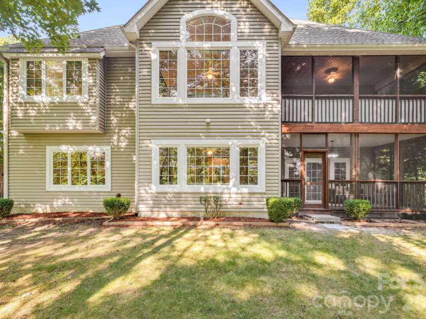 212 Carriage Springs Way, Hendersonville, NC 28791.  MLS# CAR4420645, YatesRealty ID 49923. 