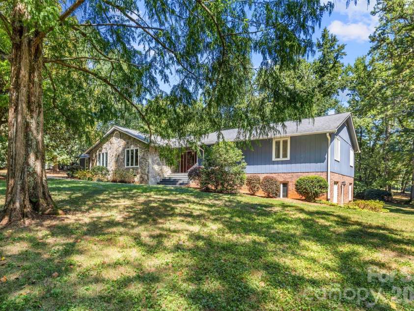 600 Fairway Drive, Fort Mill, SC 29715.  MLS# CAR4407842, YatesRealty ID 49927. 
