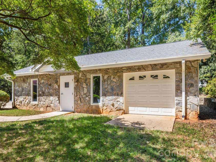 600 Fairway Drive, Fort Mill, SC 29715.  MLS# CAR4407842, YatesRealty ID 49927. Detached garage
