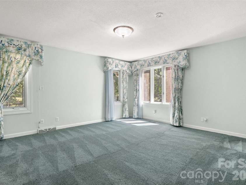 600 Fairway Drive, Fort Mill, SC 29715.  MLS# CAR4407842, YatesRealty ID 49927. Primary bedroom on main level