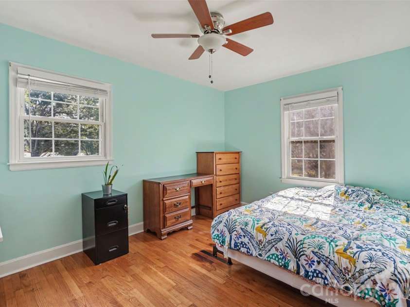 6910 Wrentree Drive, Charlotte, NC 28210.  MLS# CAR4422404, YatesRealty ID 49929. 