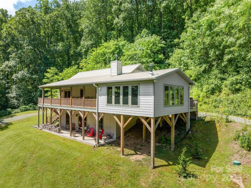 2316 NC 63 Highway, Hot Springs, NC 28743.  MLS# CAR4278288, YatesRealty ID 4993. Apple Cabin on the Creek!