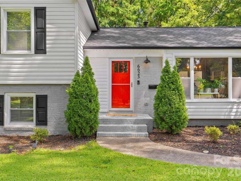 6623 Long Meadow Road, Charlotte, NC 28210.  MLS# CAR4420859, YatesRealty ID 49930. 