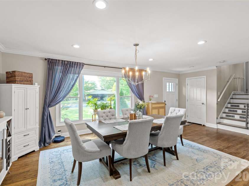 6623 Long Meadow Road, Charlotte, NC 28210.  MLS# CAR4420859, YatesRealty ID 49930. 