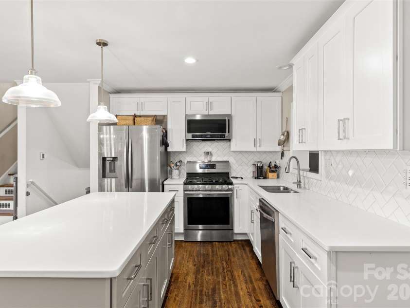 6623 Long Meadow Road, Charlotte, NC 28210.  MLS# CAR4420859, YatesRealty ID 49930. 