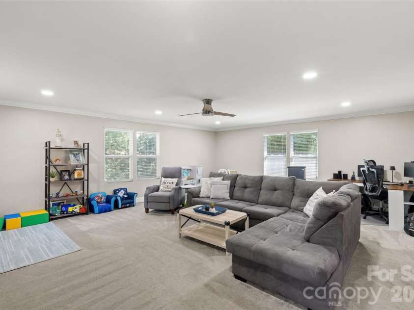 6623 Long Meadow Road, Charlotte, NC 28210.  MLS# CAR4420859, YatesRealty ID 49930. 