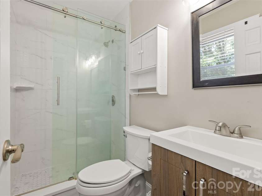 6623 Long Meadow Road, Charlotte, NC 28210.  MLS# CAR4420859, YatesRealty ID 49930. 