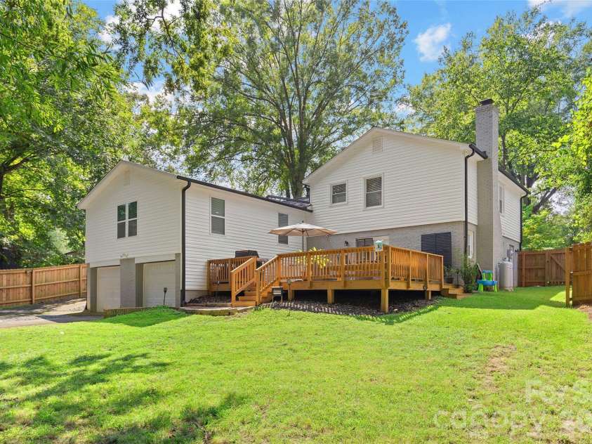 6623 Long Meadow Road, Charlotte, NC 28210.  MLS# CAR4420859, YatesRealty ID 49930. 