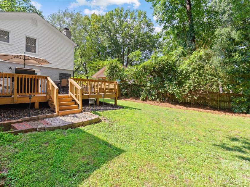 6623 Long Meadow Road, Charlotte, NC 28210.  MLS# CAR4420859, YatesRealty ID 49930. 