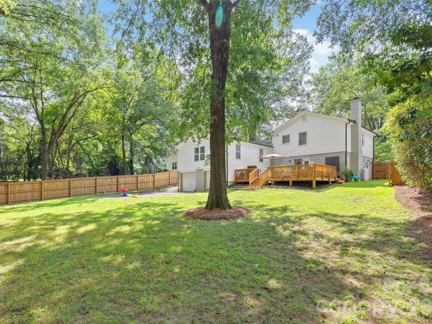 6623 Long Meadow Road, Charlotte, NC 28210.  MLS# CAR4420859, YatesRealty ID 49930. 