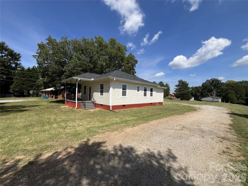6270 Nc 16 Highway, Conover, NC 28613.  MLS# CAR4423355, YatesRealty ID 49931. 
