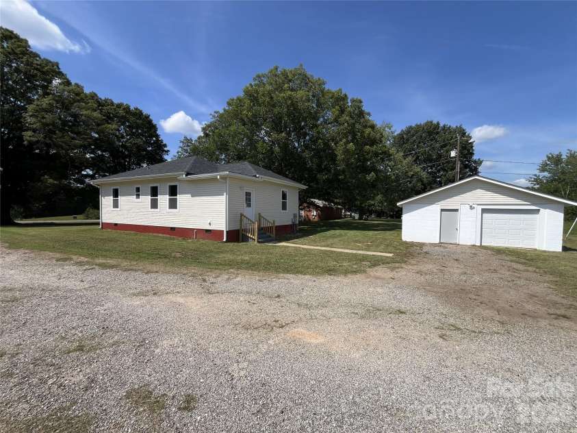 6270 Nc 16 Highway, Conover, NC 28613.  MLS# CAR4423355, YatesRealty ID 49931. 
