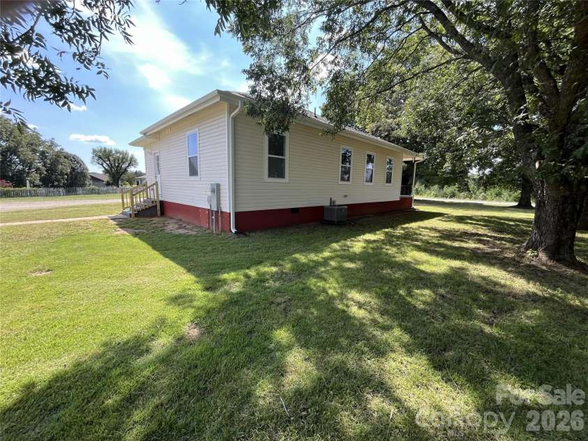 6270 Nc 16 Highway, Conover, NC 28613.  MLS# CAR4423355, YatesRealty ID 49931. 