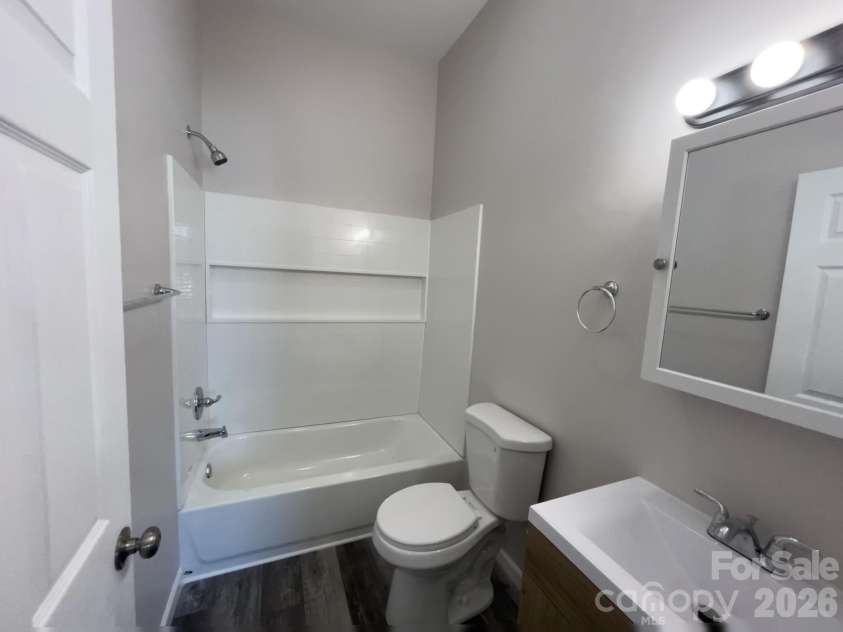 6270 Nc 16 Highway, Conover, NC 28613.  MLS# CAR4423355, YatesRealty ID 49931. Master Bath
