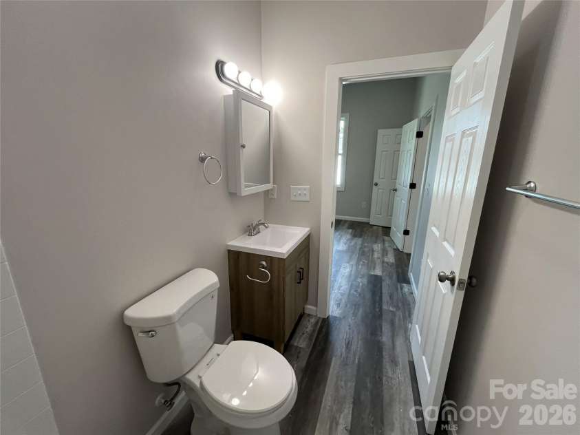 6270 Nc 16 Highway, Conover, NC 28613.  MLS# CAR4423355, YatesRealty ID 49931. Master Bath