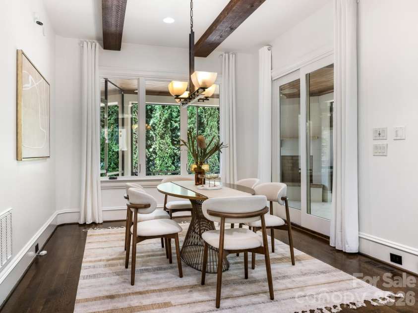 6323 Saint Stephen Lane, Charlotte, NC 28210.  MLS# CAR4422911, YatesRealty ID 49932. Breakfast Room