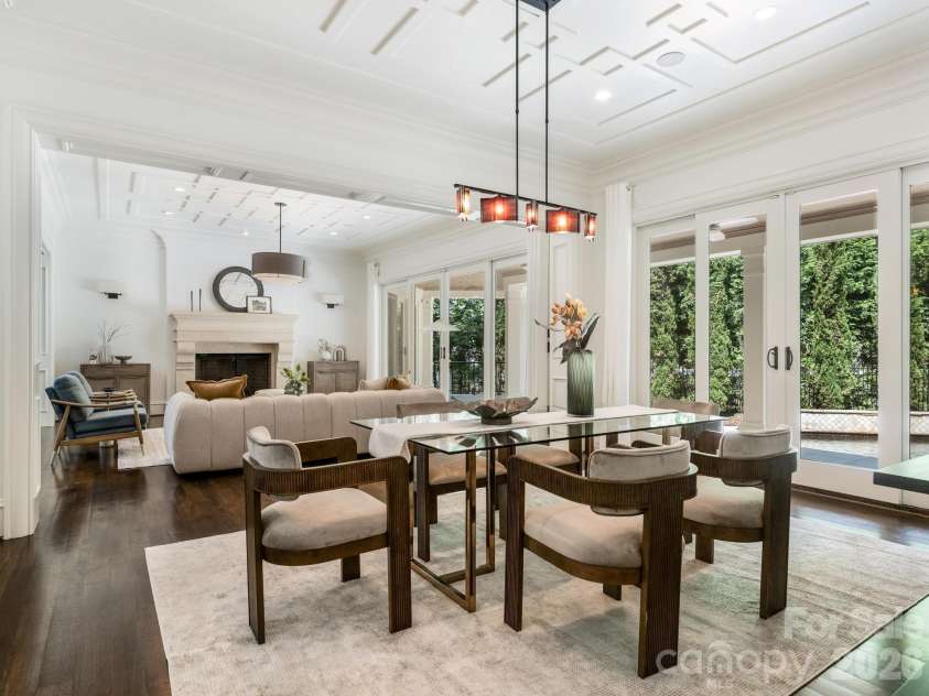 6323 Saint Stephen Lane, Charlotte, NC 28210.  MLS# CAR4422911, YatesRealty ID 49932. Dining Room