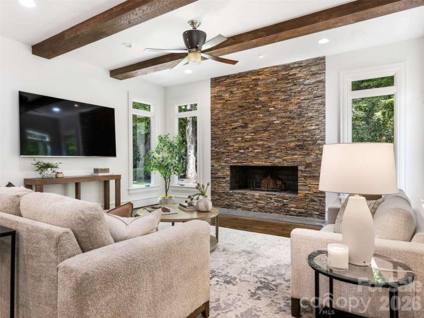 6323 Saint Stephen Lane, Charlotte, NC 28210.  MLS# CAR4422911, YatesRealty ID 49932. Keeping Room