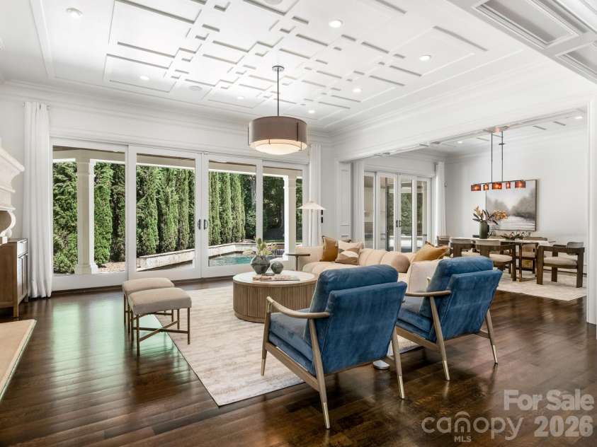 6323 Saint Stephen Lane, Charlotte, NC 28210.  MLS# CAR4422911, YatesRealty ID 49932. Living Room