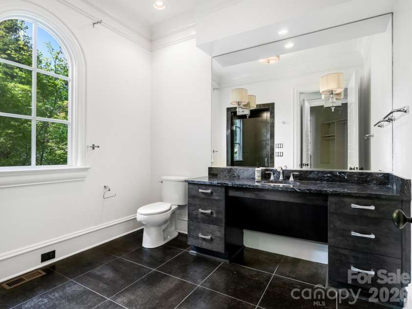 6323 Saint Stephen Lane, Charlotte, NC 28210.  MLS# CAR4422911, YatesRealty ID 49932. Main Level Guest Bath