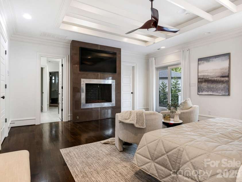 6323 Saint Stephen Lane, Charlotte, NC 28210.  MLS# CAR4422911, YatesRealty ID 49932. Primary Bedroom