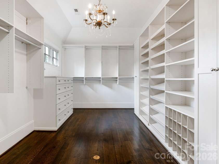 6323 Saint Stephen Lane, Charlotte, NC 28210.  MLS# CAR4422911, YatesRealty ID 49932. Primary Closet
