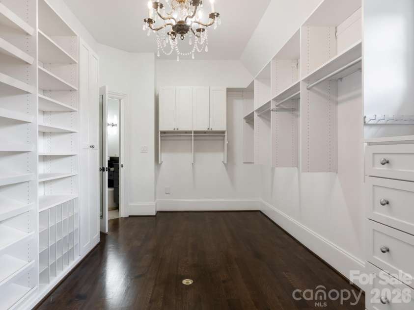 6323 Saint Stephen Lane, Charlotte, NC 28210.  MLS# CAR4422911, YatesRealty ID 49932. Primary Closet