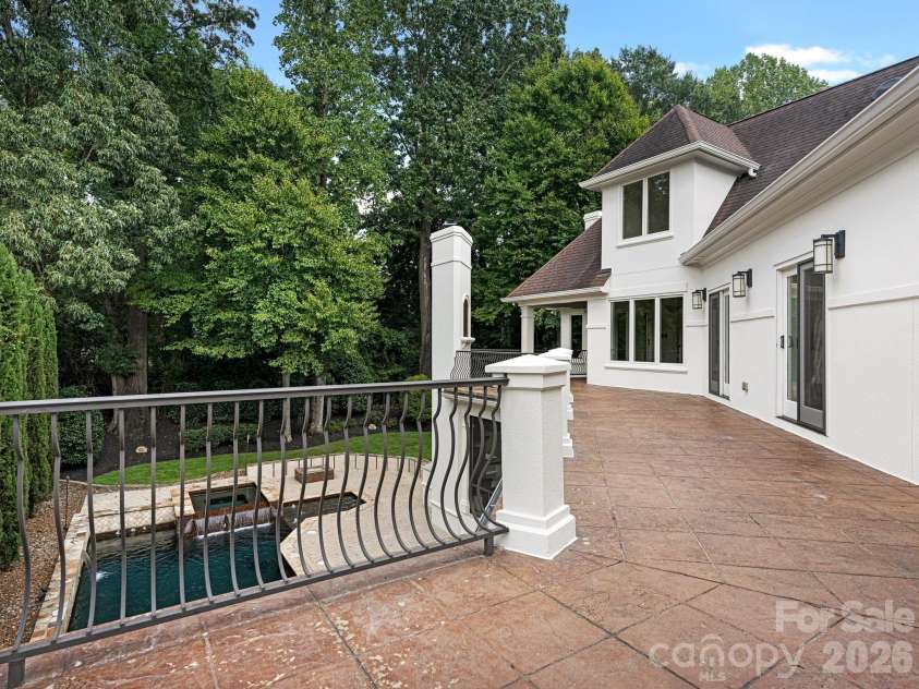 6323 Saint Stephen Lane, Charlotte, NC 28210.  MLS# CAR4422911, YatesRealty ID 49932. Second Floor Terrace