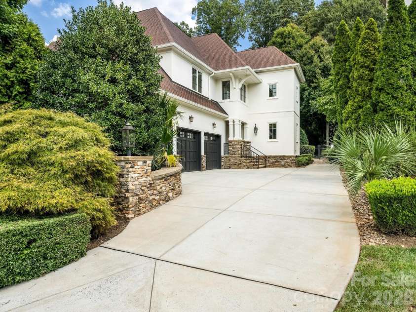 6323 Saint Stephen Lane, Charlotte, NC 28210.  MLS# CAR4422911, YatesRealty ID 49932. Side Elevation