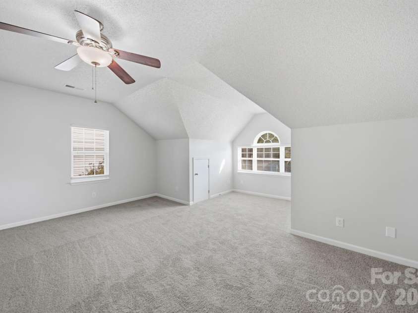 9105 Shepparton Drive, Huntersville, NC 28078.  MLS# CAR4421789, YatesRealty ID 49933. Bonus Room