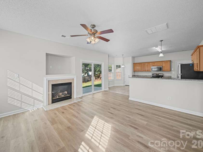 9105 Shepparton Drive, Huntersville, NC 28078.  MLS# CAR4421789, YatesRealty ID 49933. Great Room and Kitchen