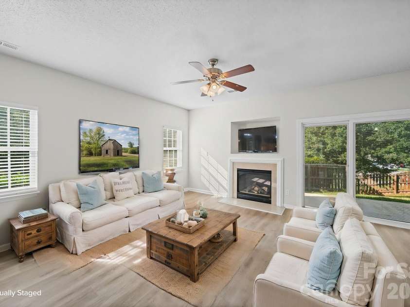 9105 Shepparton Drive, Huntersville, NC 28078.  MLS# CAR4421789, YatesRealty ID 49933. Great Room - Virtually Staged