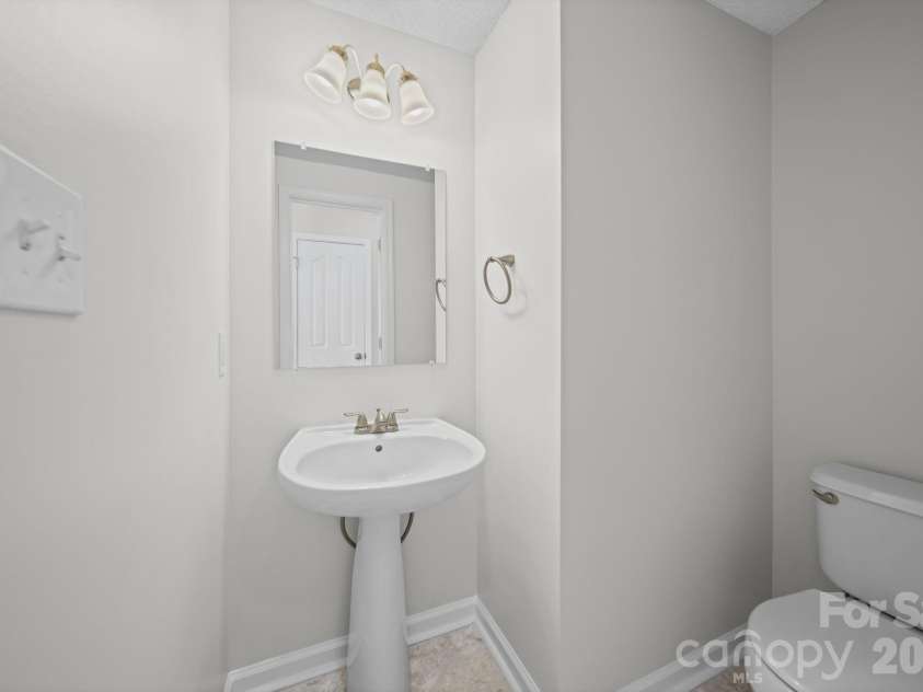 9105 Shepparton Drive, Huntersville, NC 28078.  MLS# CAR4421789, YatesRealty ID 49933. Powder Room