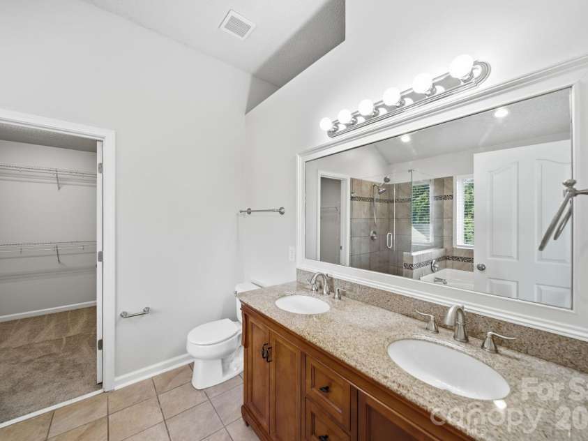 9105 Shepparton Drive, Huntersville, NC 28078.  MLS# CAR4421789, YatesRealty ID 49933. Primary Bathroom