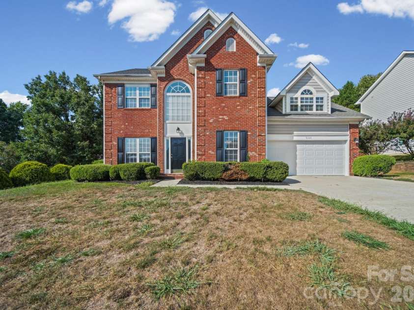 9105 Shepparton Drive, Huntersville, NC 28078.  MLS# CAR4421789, YatesRealty ID 49933. Welcome home to 9105 Shepparton Drive