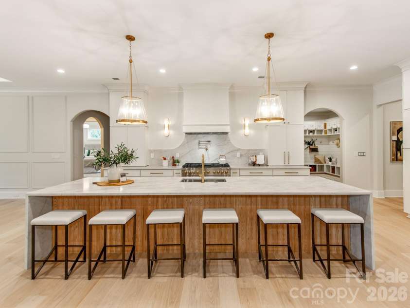 437 Blairmore Drive, Charlotte, NC 28211.  MLS# CAR4422180, YatesRealty ID 49934. 