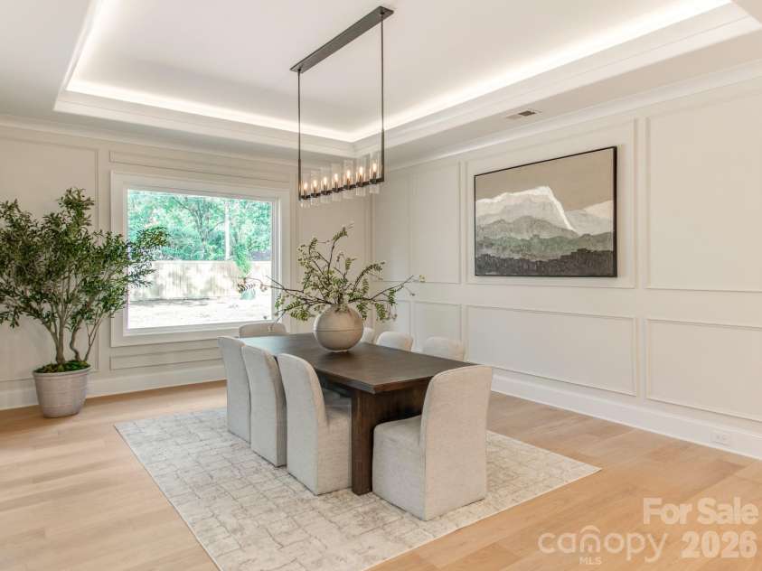 437 Blairmore Drive, Charlotte, NC 28211.  MLS# CAR4422180, YatesRealty ID 49934. 