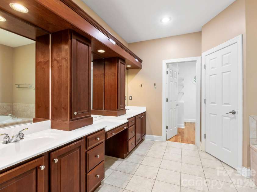 7 Round Robin Lane, Mills River, NC 28759.  MLS# CAR4423363, YatesRealty ID 49935. 