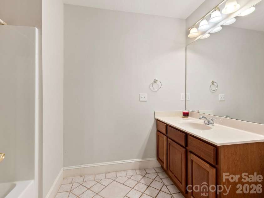 7 Round Robin Lane, Mills River, NC 28759.  MLS# CAR4423363, YatesRealty ID 49935. 
