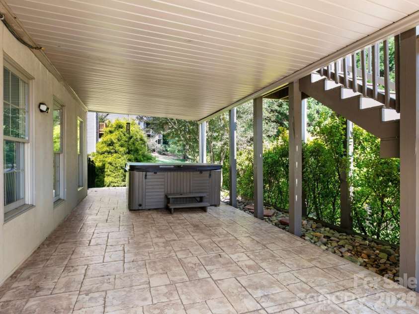 7 Round Robin Lane, Mills River, NC 28759.  MLS# CAR4423363, YatesRealty ID 49935. 