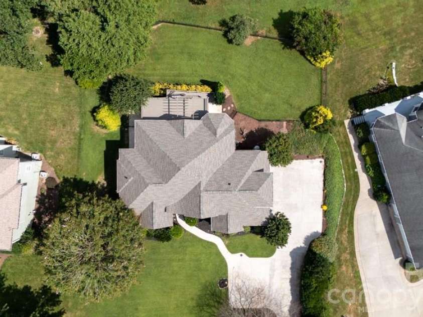 7 Round Robin Lane, Mills River, NC 28759.  MLS# CAR4423363, YatesRealty ID 49935. 