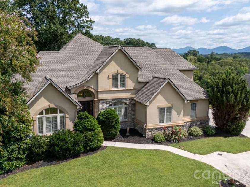 7 Round Robin Lane, Mills River, NC 28759.  MLS# CAR4423363, YatesRealty ID 49935. 