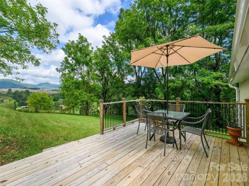 78 London Lane, Clyde, NC 28721.  MLS# CAR4423352, YatesRealty ID 49937. 