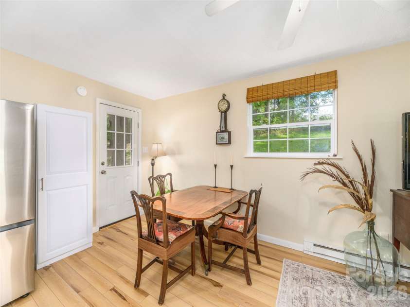78 London Lane, Clyde, NC 28721.  MLS# CAR4423352, YatesRealty ID 49937. 