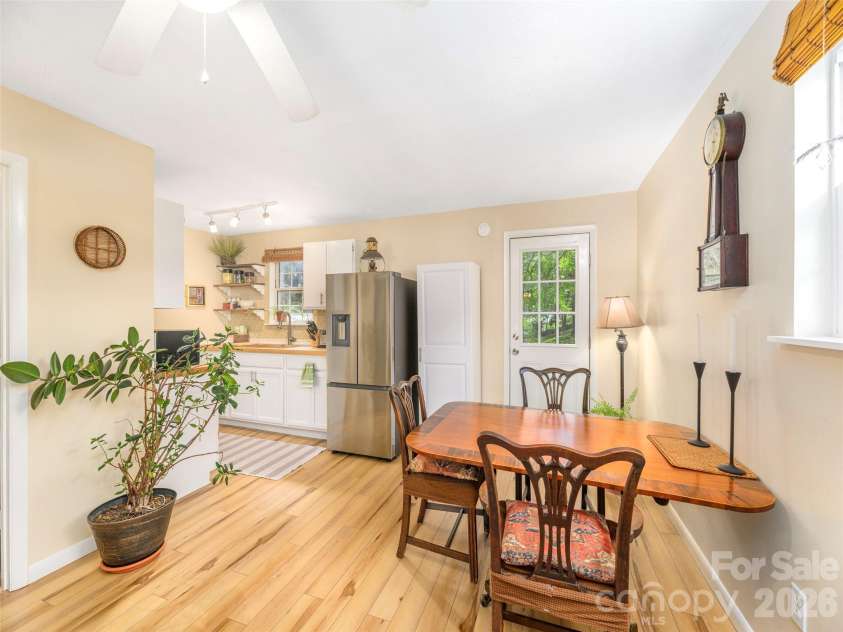 78 London Lane, Clyde, NC 28721.  MLS# CAR4423352, YatesRealty ID 49937. 