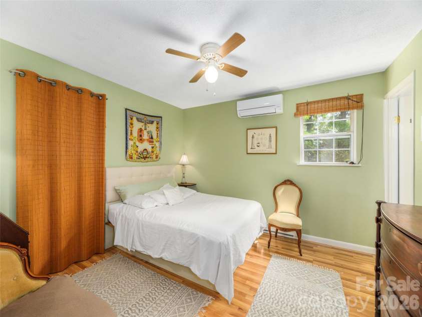 78 London Lane, Clyde, NC 28721.  MLS# CAR4423352, YatesRealty ID 49937. 