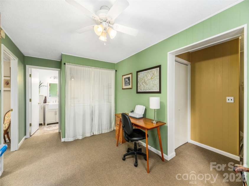 78 London Lane, Clyde, NC 28721.  MLS# CAR4423352, YatesRealty ID 49937. 